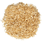 Holzspäne Einstreu im Stall verteilt